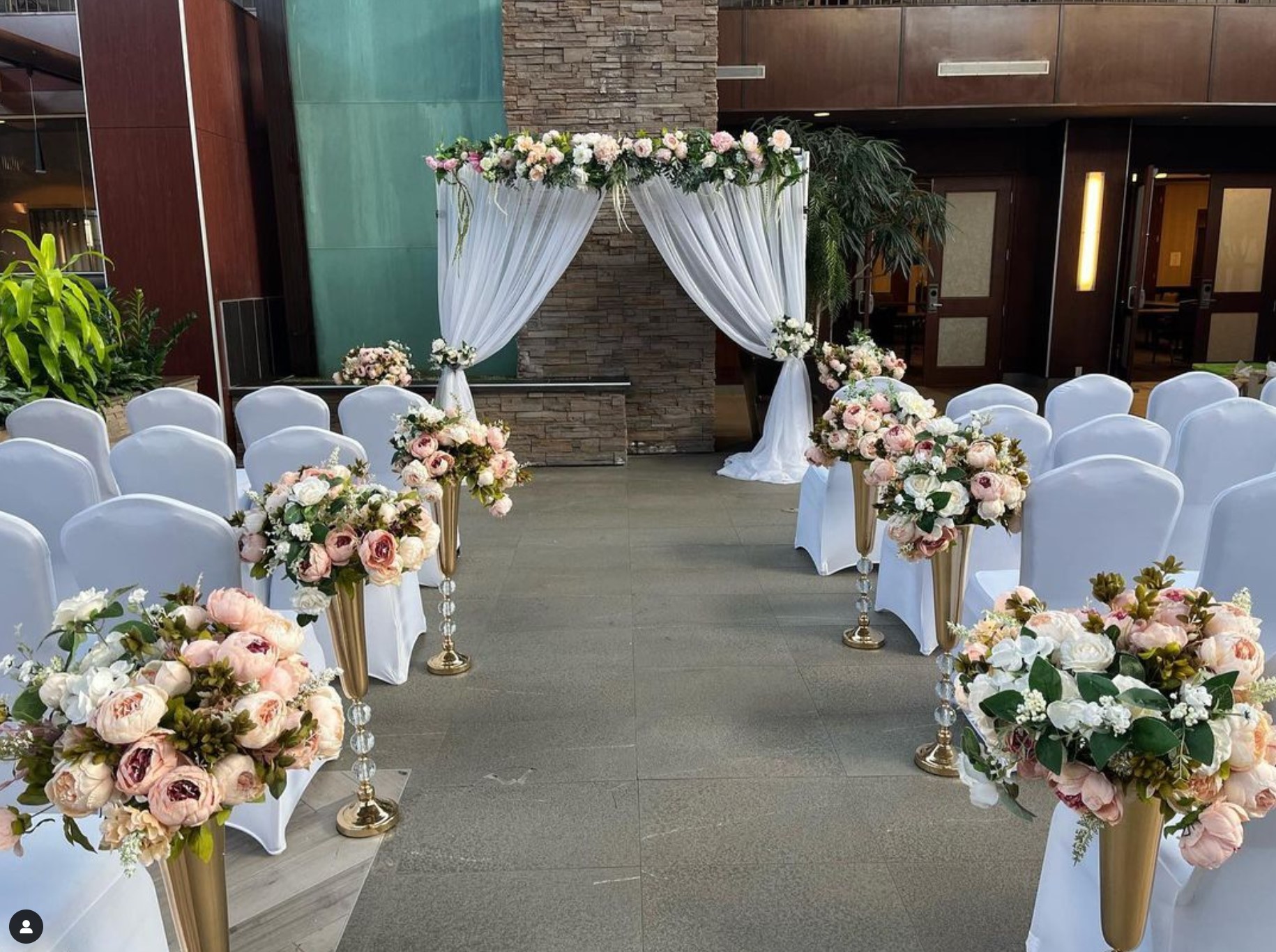 208b_Centerpieces & Vases Wedding & Event Decor Rentals Calgary